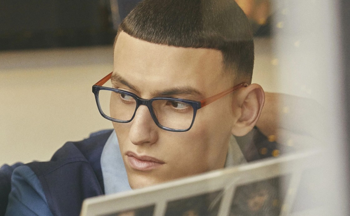 Inface – Mann mit Brille